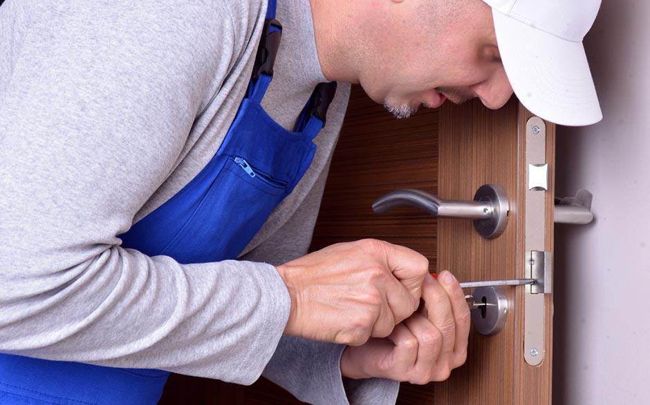 changer une serrure de porte Villecresnes