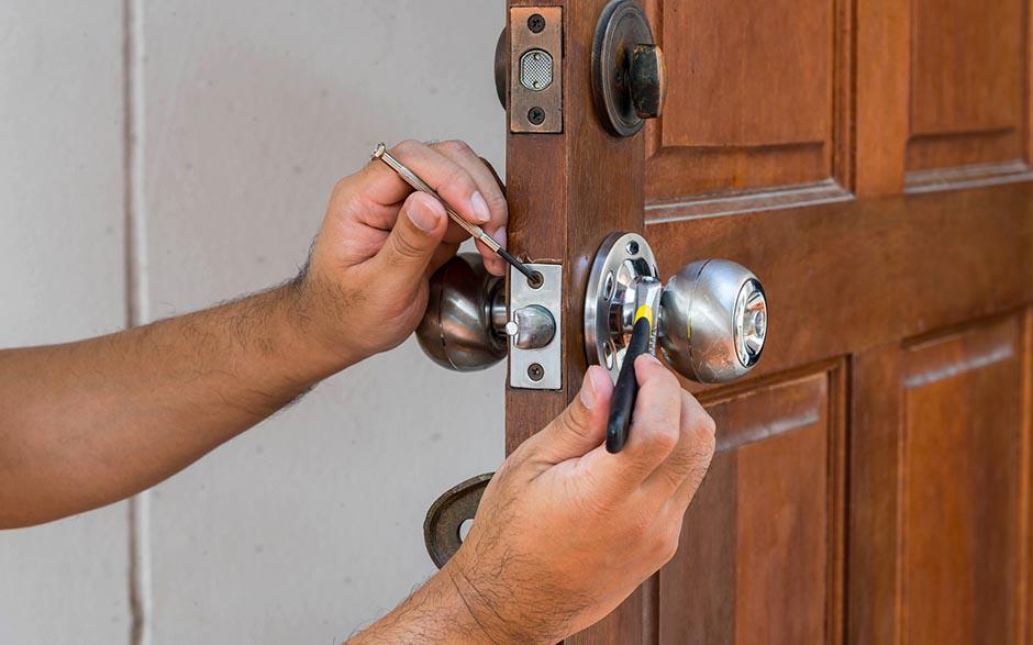 changer une serrure de porte Villecresnes
