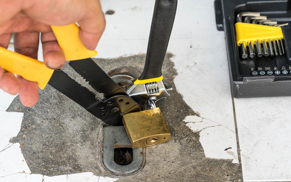 changer une serrure de porte Villecresnes